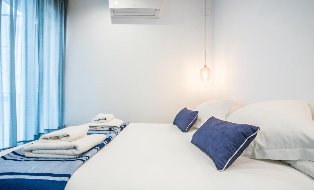 Rey De Sevilla Flats - Duplex Museo Екстериор снимка